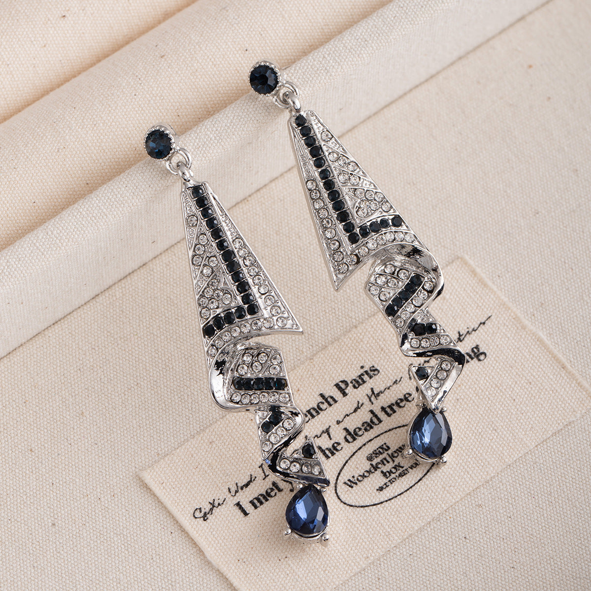 Wholesale Heavy-duty retro satin ethnic style earrings